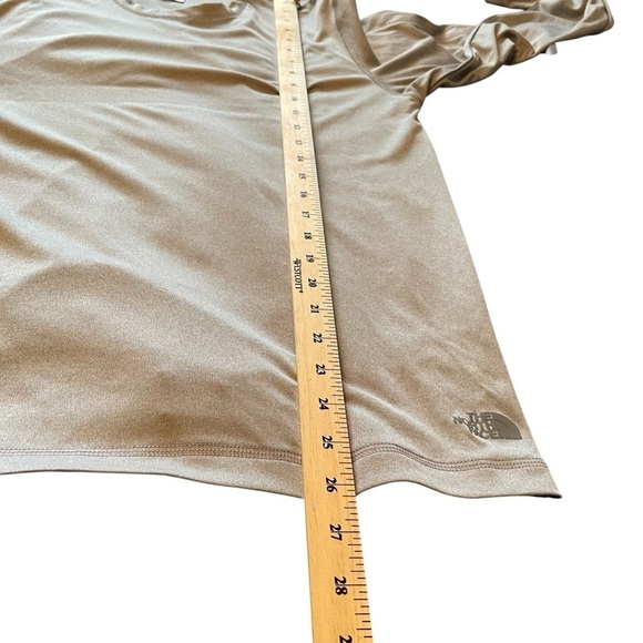 The North Face Men’s Solid Color-Crew Neck-Pullover- Size Small - Picture 2 of 10